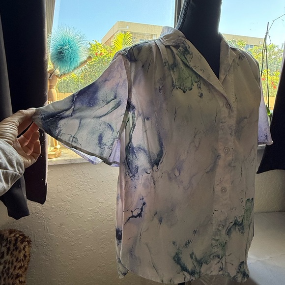 Zac & Rachel Watercolor Button-Up Blouse - Picture 3 of 15